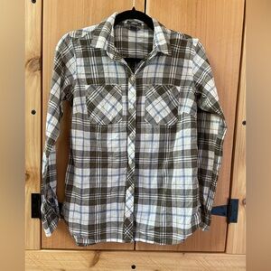 Eddie Bauer women’s small Plaid Button-Up Shirt